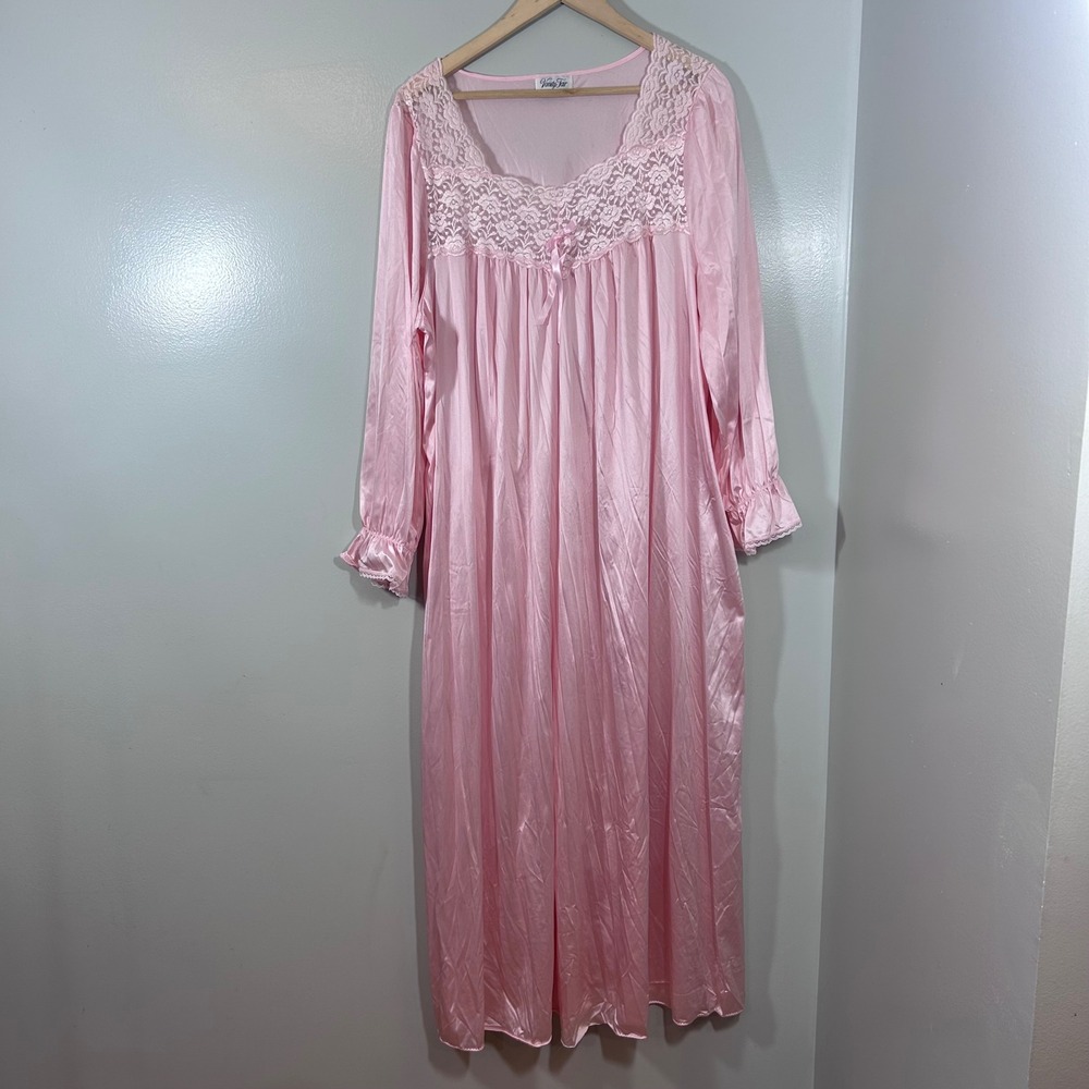Vintage Vanity Fair Pink Lace Trim Long Sleeve Maxi Nightgown XXL Made in USA